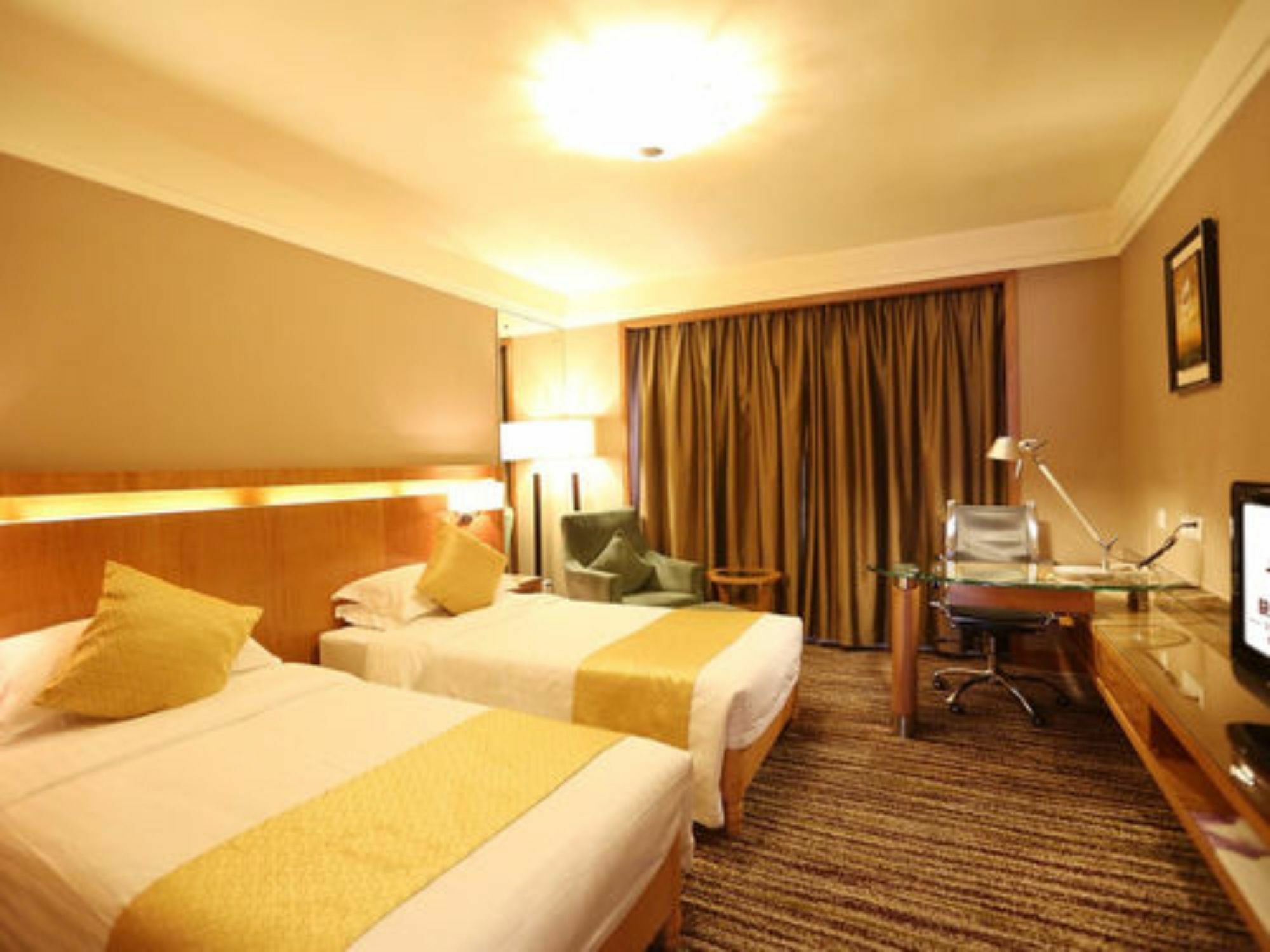 Qingdao Kuaitong International Hotel Экстерьер фото